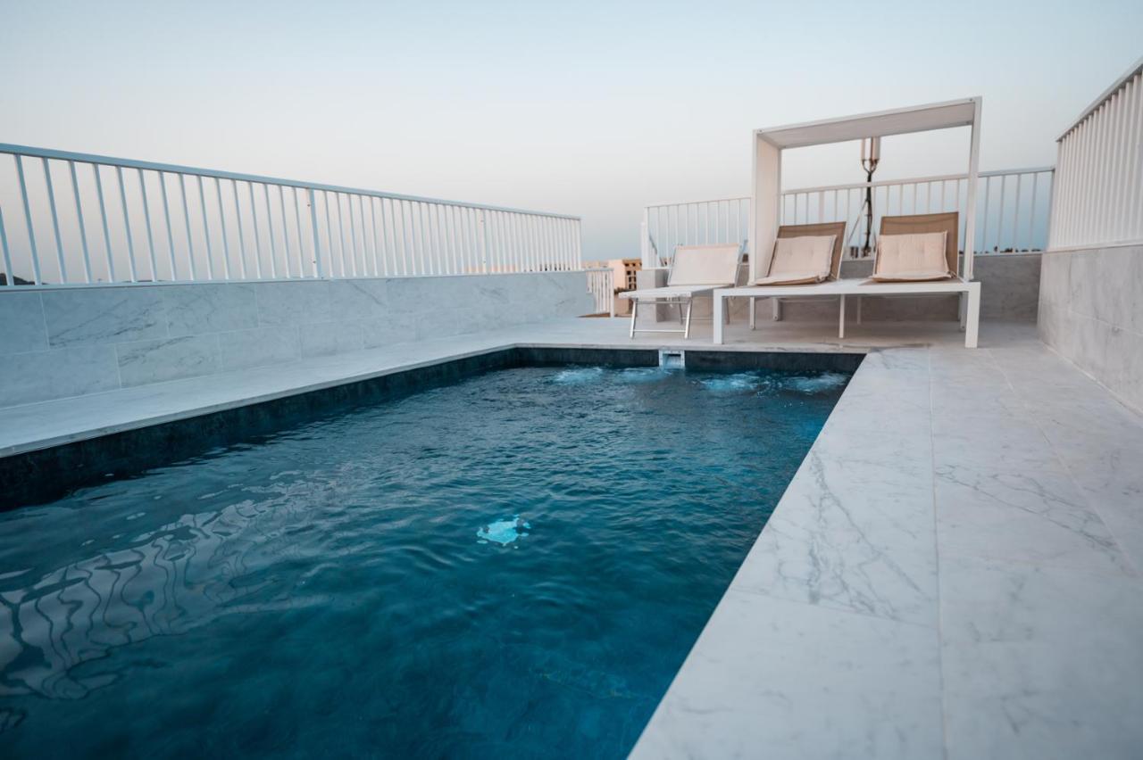 Anici Crt Penthouse 4 - With Private Rooftop Pool 빅토리아 외부 사진