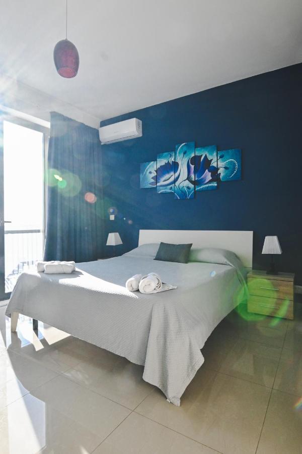 Anici Crt Penthouse 4 - With Private Rooftop Pool 빅토리아 외부 사진