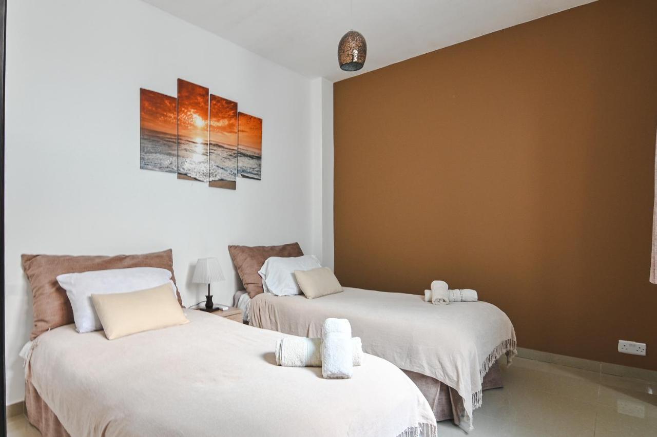 Anici Crt Penthouse 4 - With Private Rooftop Pool 빅토리아 외부 사진