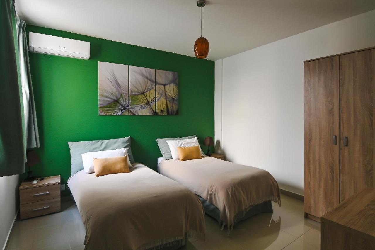 Anici Crt Penthouse 4 - With Private Rooftop Pool 빅토리아 외부 사진