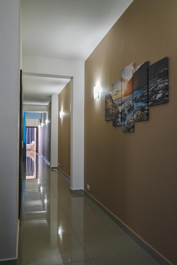 Anici Crt Penthouse 4 - With Private Rooftop Pool 빅토리아 외부 사진