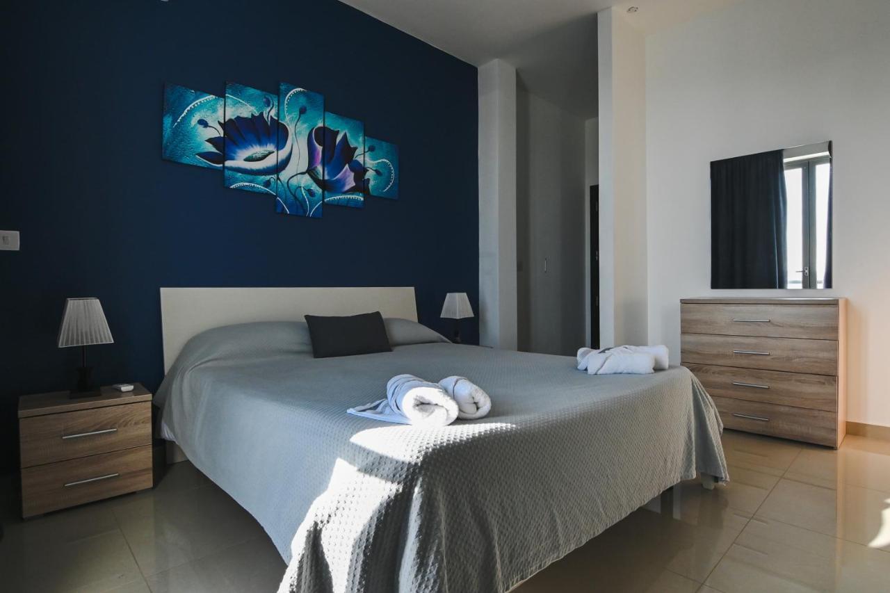 Anici Crt Penthouse 4 - With Private Rooftop Pool 빅토리아 외부 사진
