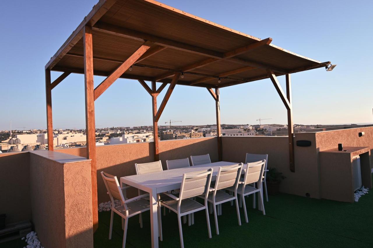 Anici Crt Penthouse 4 - With Private Rooftop Pool 빅토리아 외부 사진
