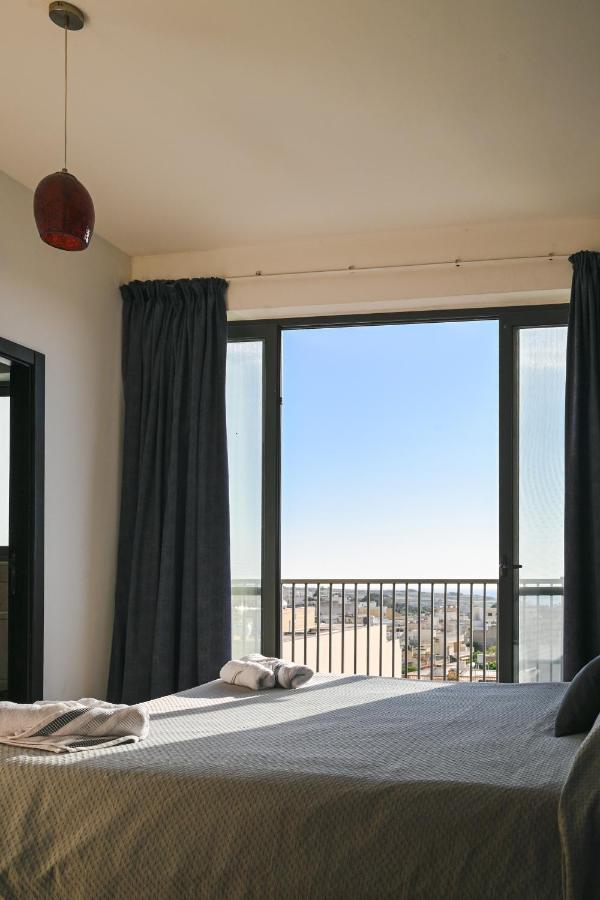 Anici Crt Penthouse 4 - With Private Rooftop Pool 빅토리아 외부 사진