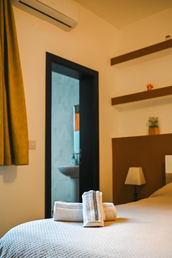Anici Crt Penthouse 4 - With Private Rooftop Pool 빅토리아 외부 사진