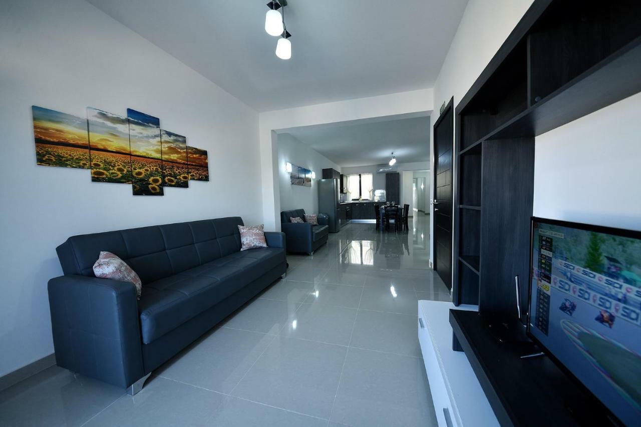 Anici Crt Penthouse 4 - With Private Rooftop Pool 빅토리아 외부 사진
